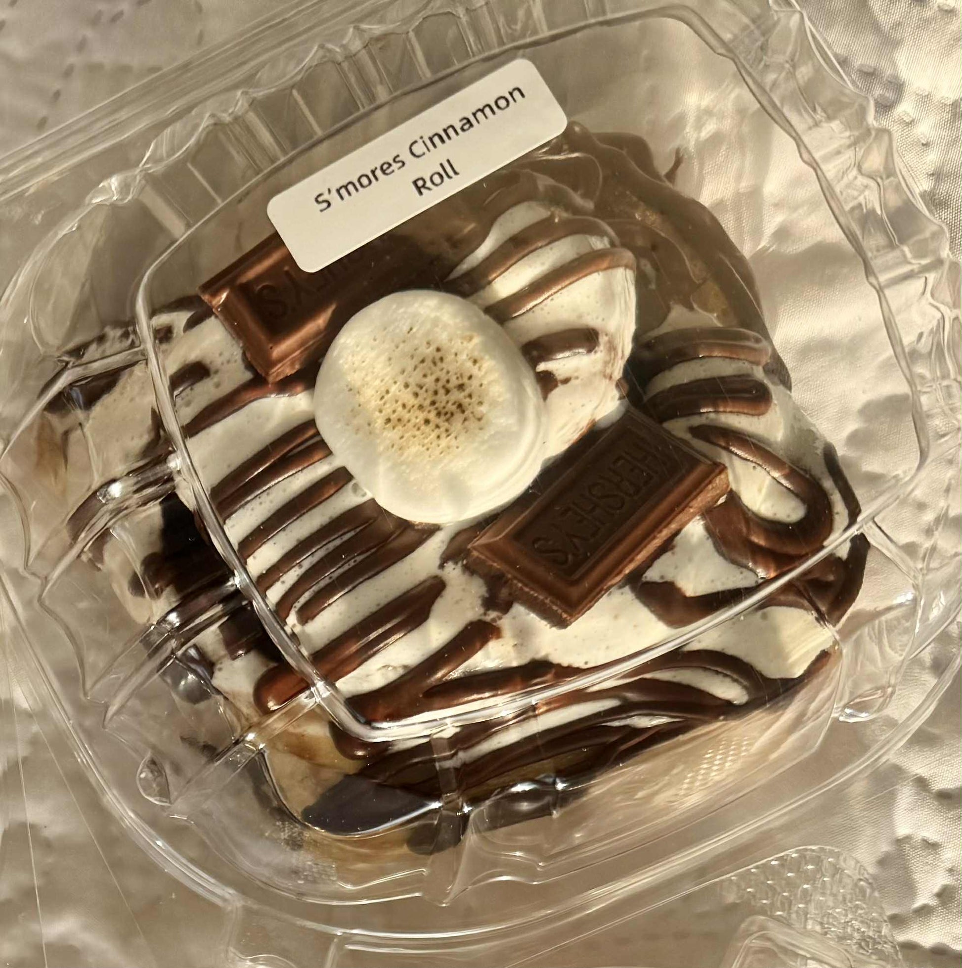 S'mores Cinnamon Roll image 0